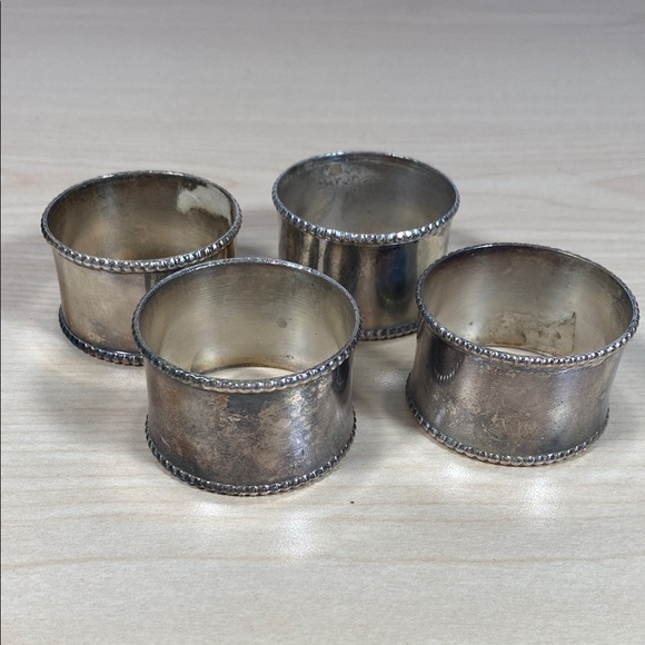 Silver Plated Napkin Rings Set of 4 - Picture 1 of 5